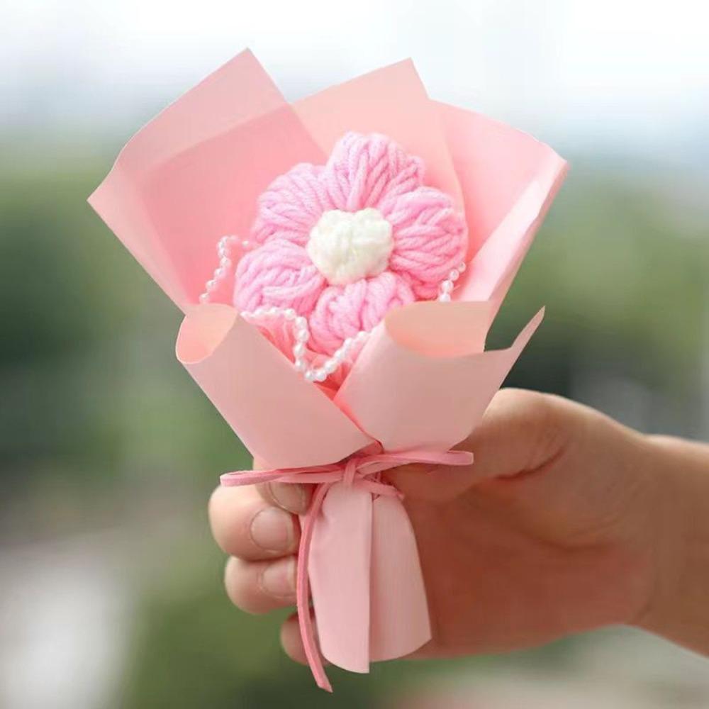 Мини-букет цветов ручной вязки Подарки на День святого Валентина Выпускной букет