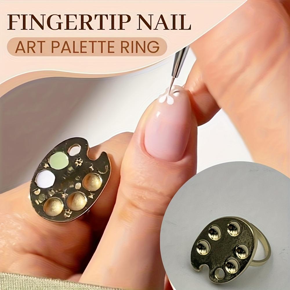 Golden Mini Fingertip Nail Art Palette Ring - Wearable Metal Mixing Tool with Adjustable Ring