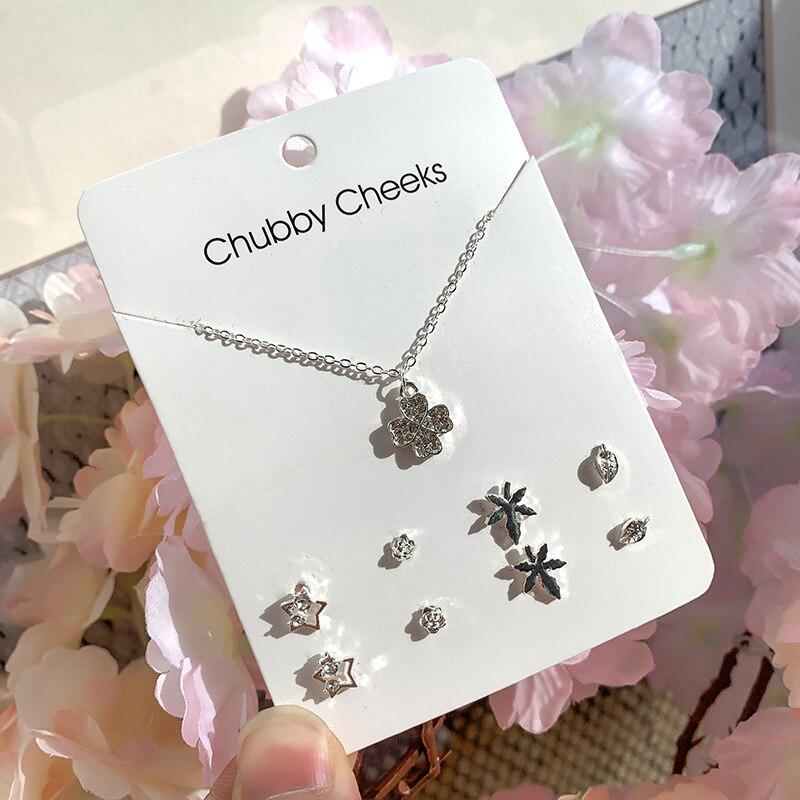 Набор кулон на цепочке и сережки. В ассортименте