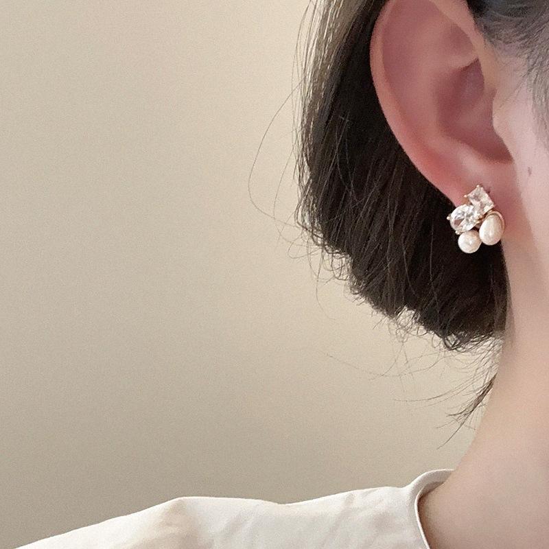 Серьги-гвоздики Design Sense Freshwater Pearl Zircon Женственность Элегантность Ниша Уникальная Личность Мода Универсальные Серьги Серьги