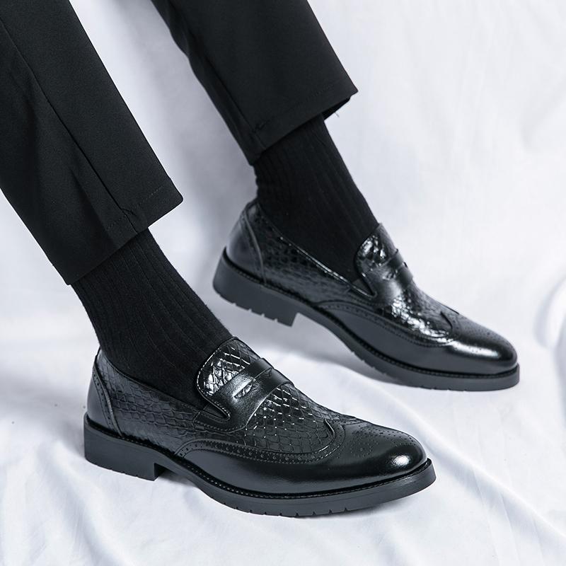 Fashion Men's Leather Shoes Classic British Style Loafers Wedding Trend Party Outdoor Casual Business Gentleman Versatile Brown Shoes