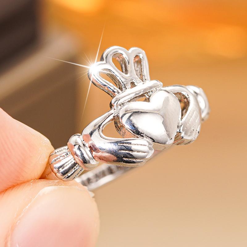 CAOSHI Hand by Hand Love Crown Design Friends Rings for Girls Caved Letter "Love Loyalty Friendship" Women Jewelry Fancy Gift