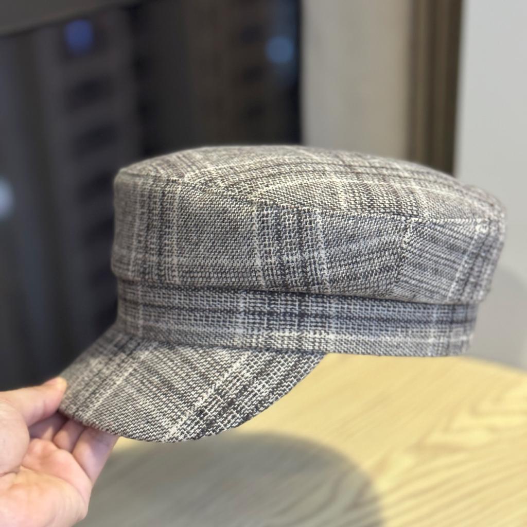Korean-style simple octagonal hat for women, fashionable and versatile flat-top cap, new vintage houndstooth pattern artist hat for spring and autumn