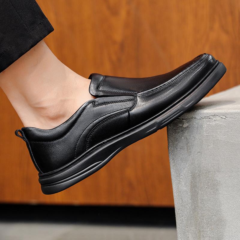 Summer New Breathable Men's Shoes One-pedal Glove Leather Shoes Men's Genuine Leather Business Casual Shoes Men's Comfortable Dad Shoes