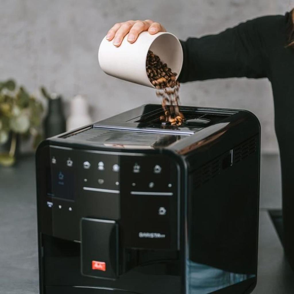 Machine à café automatique - MELITTA - Barista SE F830-003 - 1450 W - Noir - 18 recettes de café