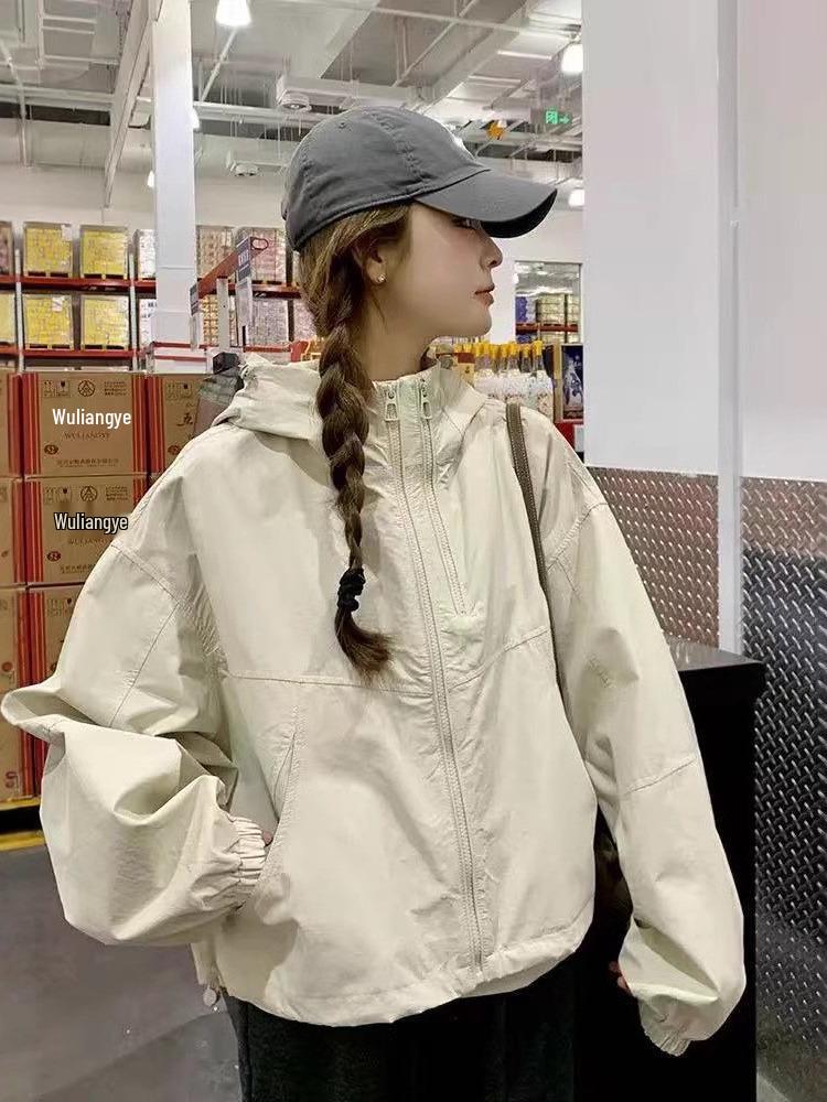 Женская уникальная куртка-ветровка с капюшоном - Стильный и свободный крой для весны и осени 2025.