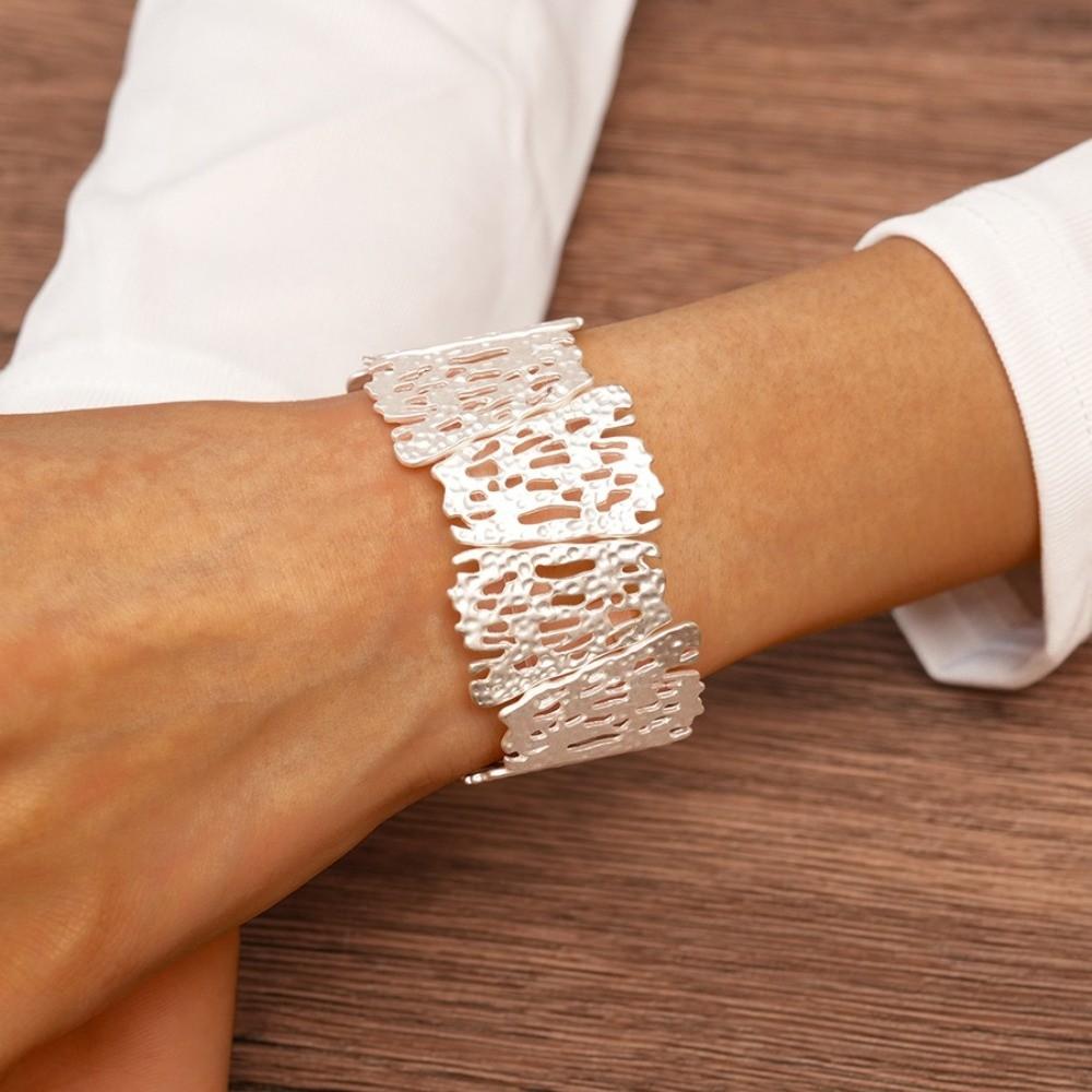 Europe American Style Zinc Zinc Alloy Metal Wide Bangle Hollow Exaggerated Bracelet Chunky Bracelet  Lady