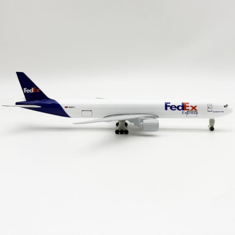 Модель Boeing 777 из сплава, 20 см - Статический дисплей Федеральной авиакомпании.