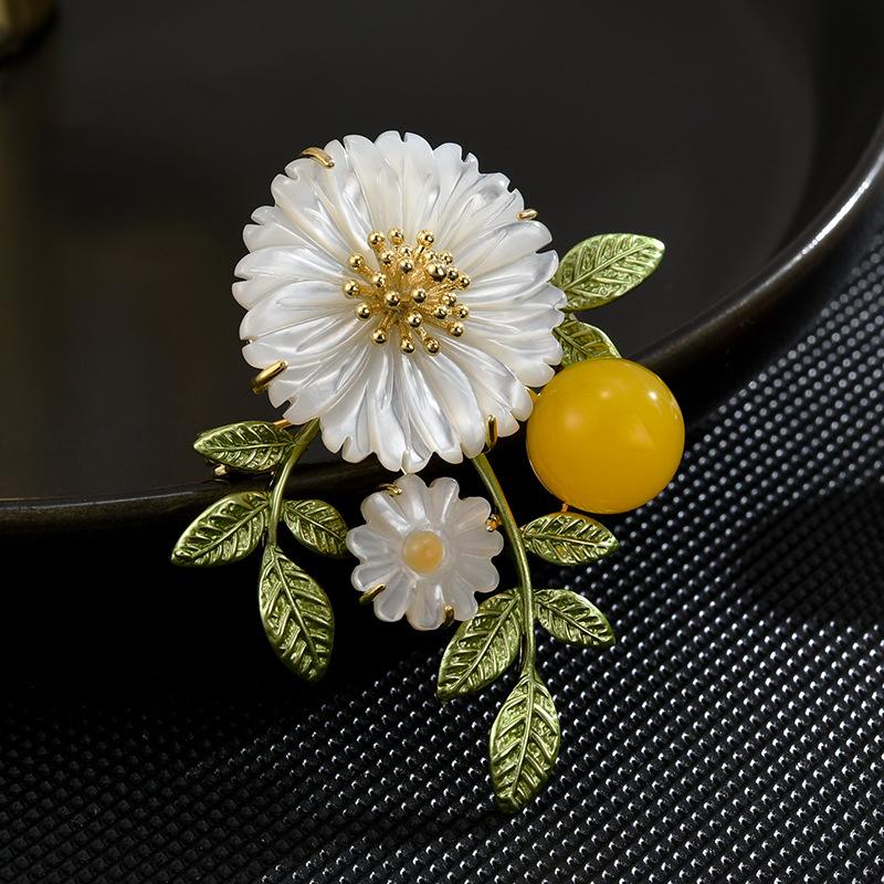 Daisy Brooch, High-End Fritillary Tide Personalized Women'S Pin, Elegant Clothes Accessories, Neckline Decorative Neckpin