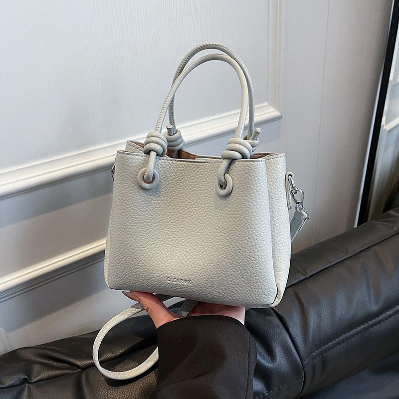 Портативная универсальная повседневная сумка-ведро 2025 весна новая корейская версия модная высококлассная сумка на плечо сумка-мессенджер для поездок на работу