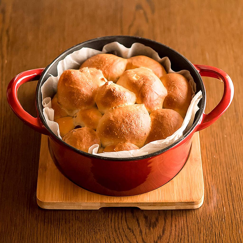 Cast Pot 18cm Red Enameled Cast Waterless Steam Enameled Special Matte Enameled Stainless Steel Recipe Book Compatible with All IH Heat Sources