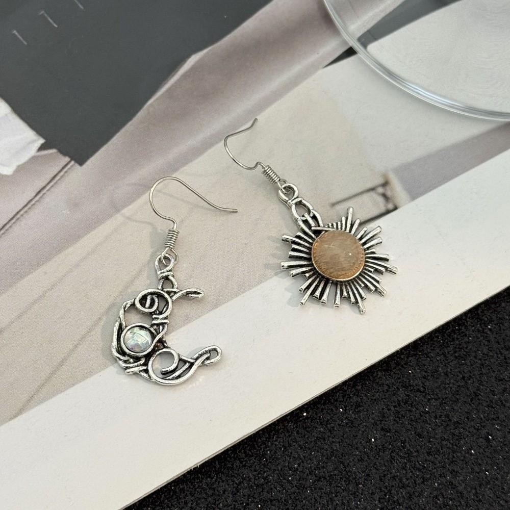 Personality Earrings Retro Silver Plated Earrings Sun Moon Pattern Dangle Earrings Women