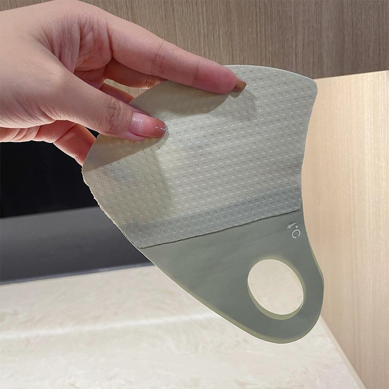 Маска для лица из ледяного шелка с гиалуроновой кислотой и защитой от ультрафиолета