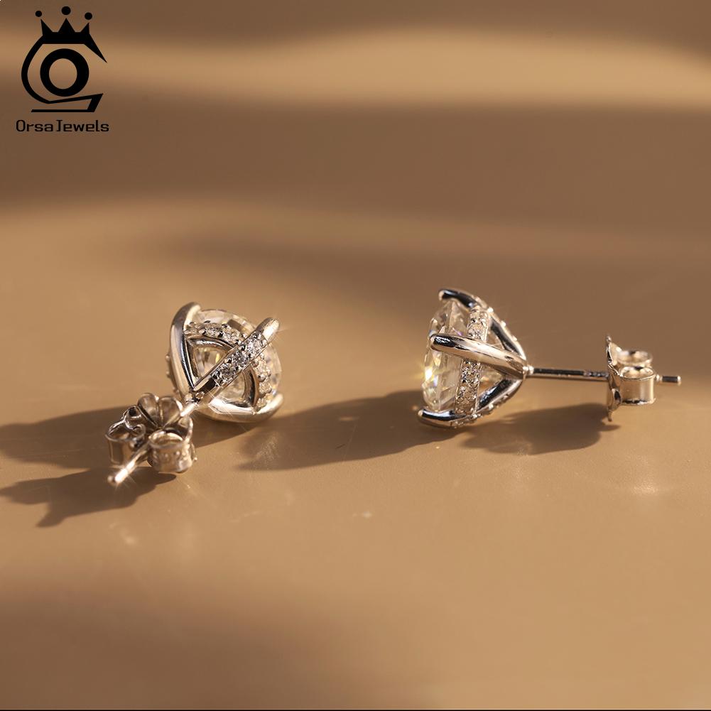 ORSA JEWELS Серьги из серебра S925 с круглым муассанитом на четырех крапанах для женщин, блестящие серьги с муассанитом цвета D, вечерние украшения MOE10