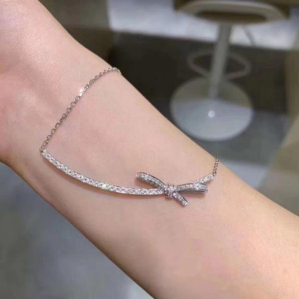 Ожерелье-бантик Xiaoxiang Smile Platinum Full Diamond Collar Chain Light Luxury Temperament Female