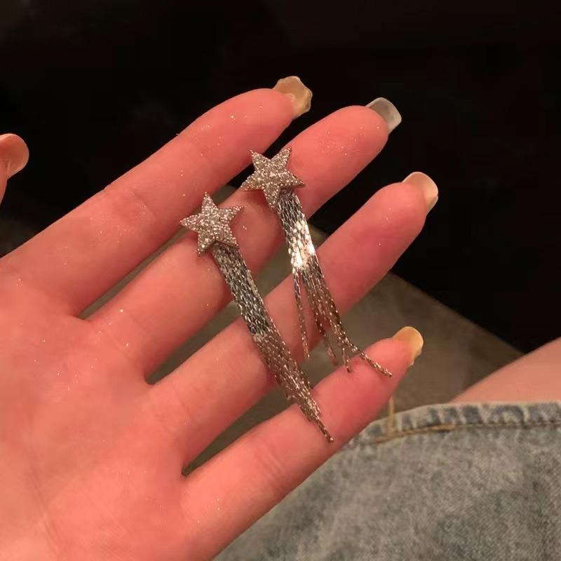 Длинные серьги с кисточками Женские Корейский Дизайн ДунДэмун Универсальные серьги