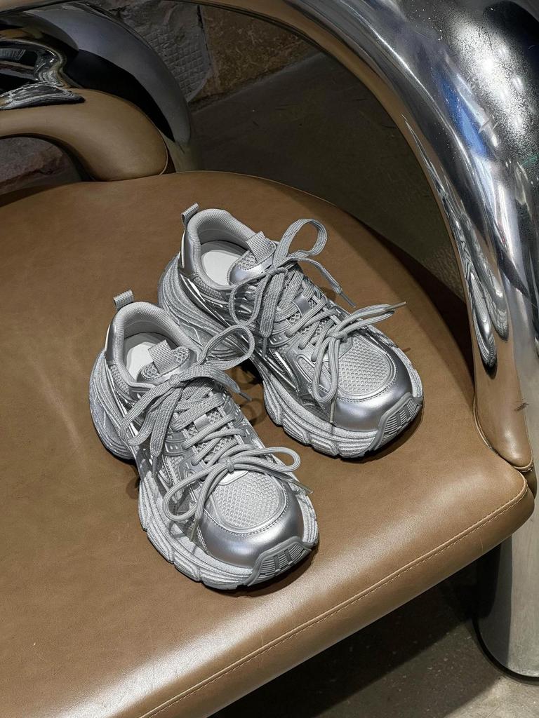 Европейская станция Кожа Серебро Папины кроссовки Женские 2025 Весна Новые На толстой подошве Увеличивающие рост Универсальные Удобные Кроссовки, увеличивающие рост