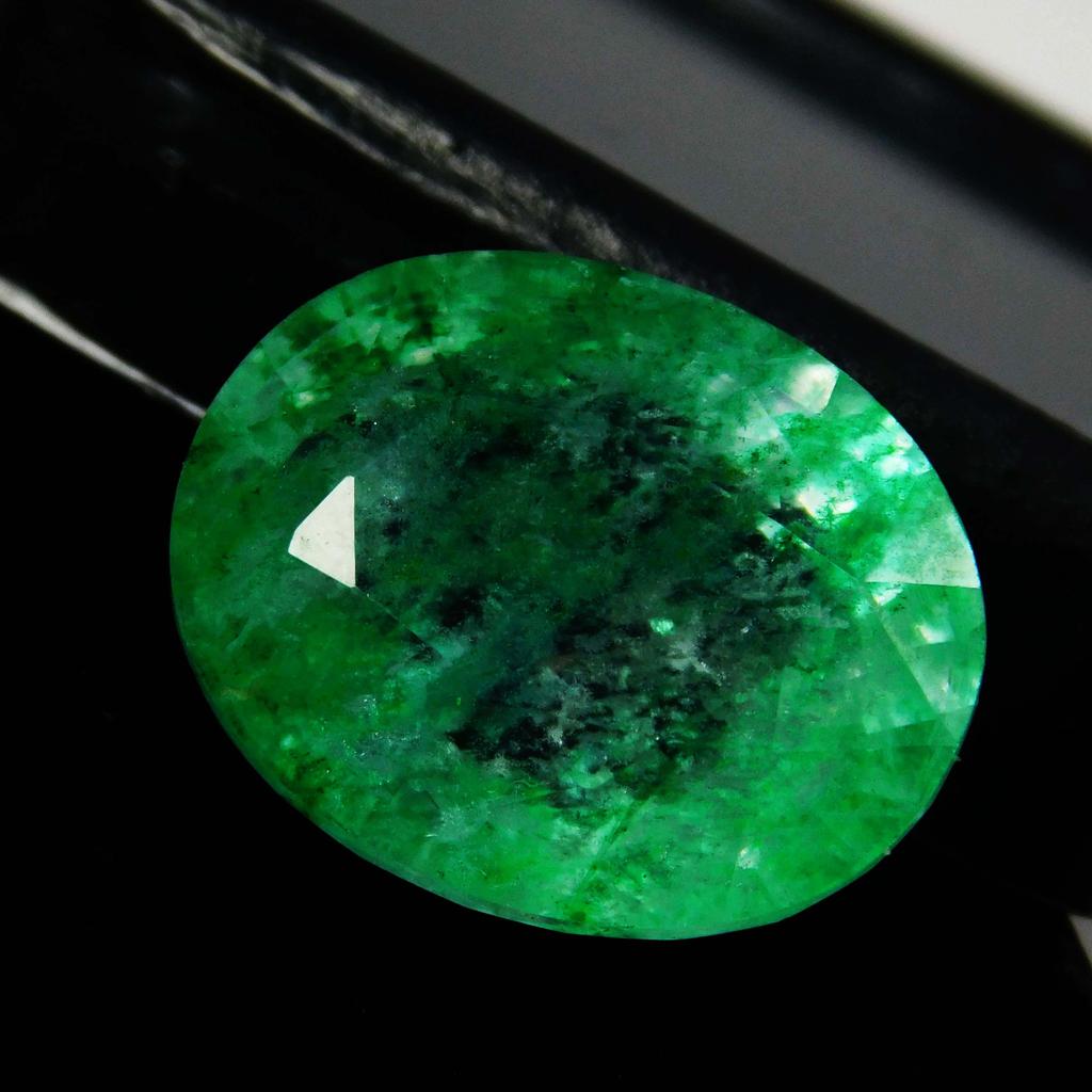 Natural Green Emerald Loose Gemstone Muzo 12 ct Oval Cut for Jewelry Making and Gem Collections