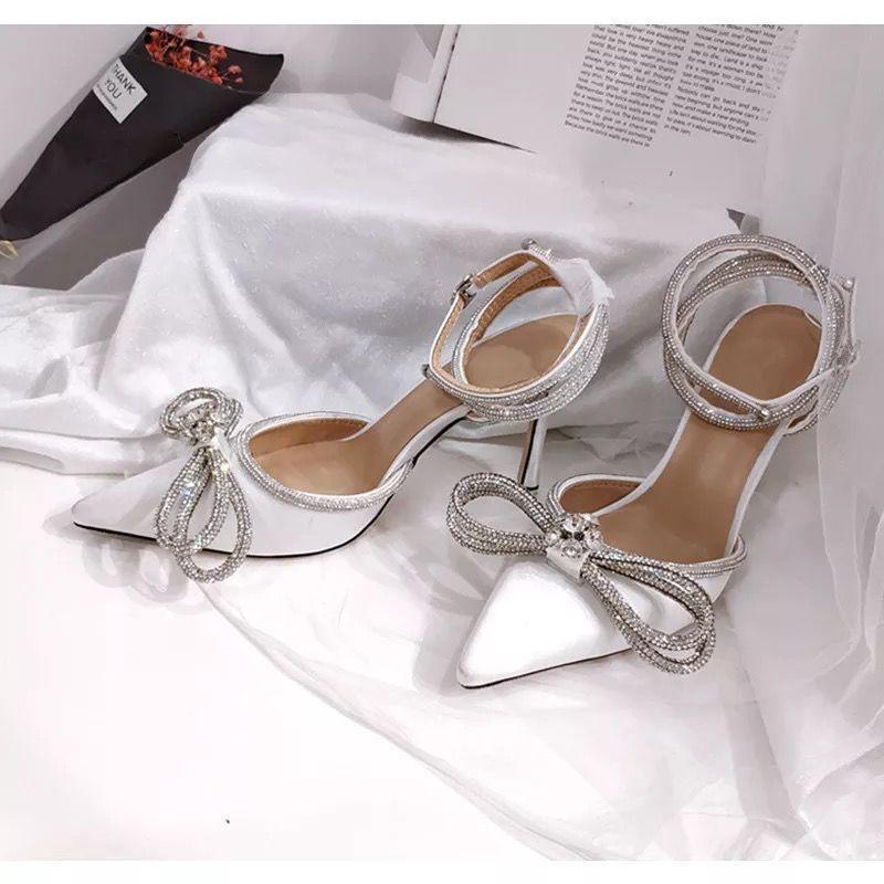Летние новые модные женские босоножки на высоком каблуке с острым бантом, стразами, шелковым ремешком сзади и пряжкой на тонком каблуке, французские