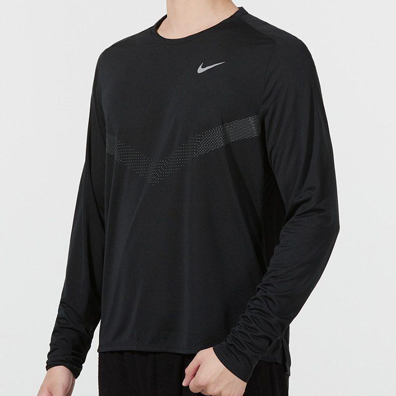 Nike Мужские футболки для бега Черные с круглым вырезом Умеренный прямой крой DD6022-010