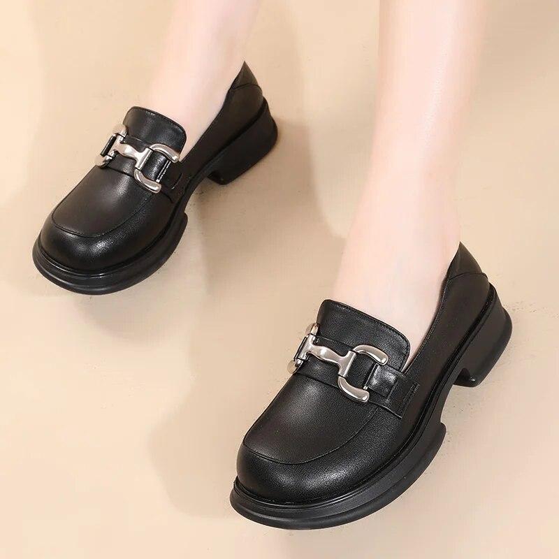 Мокасины женские весенние ретро в британском стиле женская обувь на одну ногу студенческая модная обувь женская