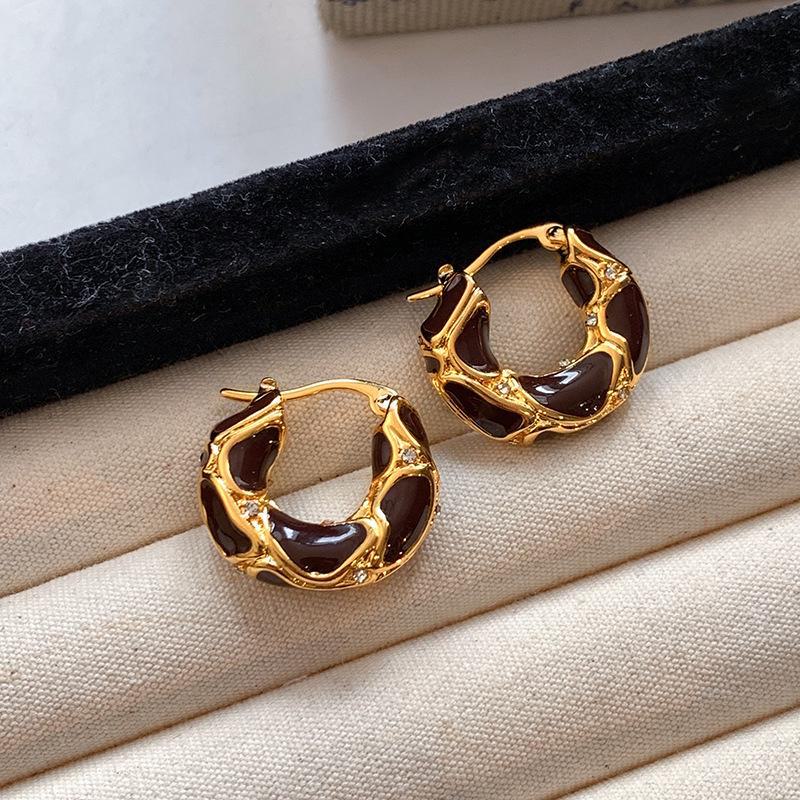 Серьги в форме буквы С в стиле ретро для женщин с гальваническим покрытием цвета бордовой эмали - Роскошные и элитные