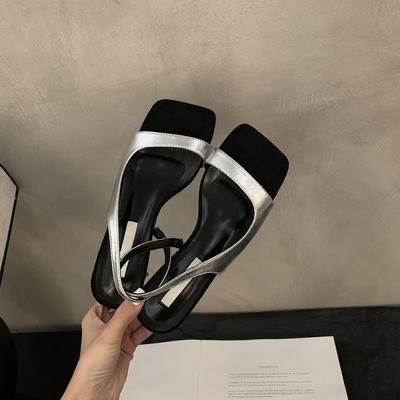 Французские толстые каблуки, нишевые серебряные босоножки, сказочные туфли 2025 года, новый летний темперамент с юбкой, высокие каблуки, римские туфли