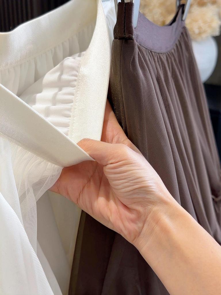 Многослойная кружевная и сетчатая юбка А-силуэта для женщин - Легкая, воздушная и идеальная для ранней весны.