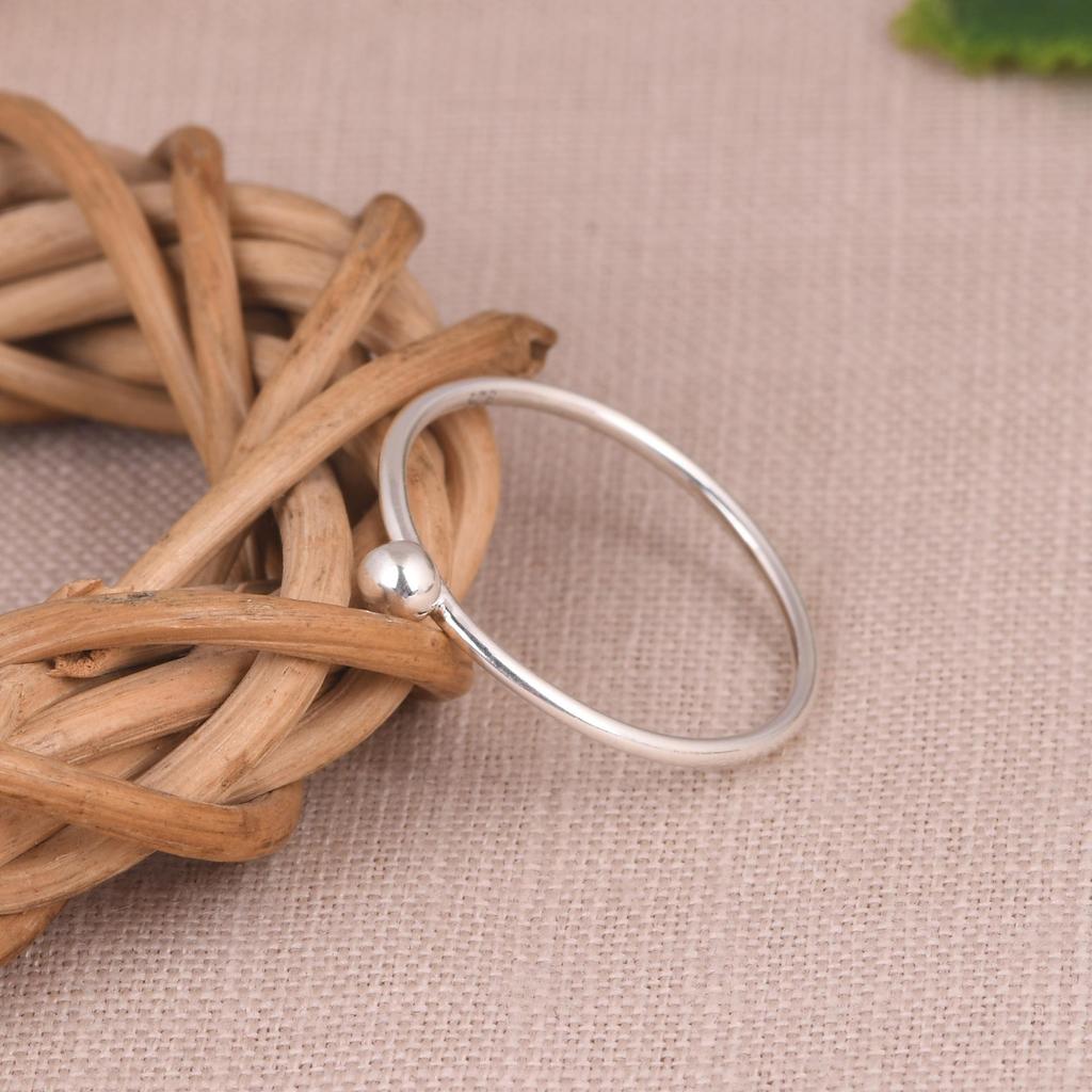 Современное минималистичное серебряное кольцо-шарик, Тонкое кольцо из стерлингового серебра, Элегантное штабелируемое кольцо для женщин.