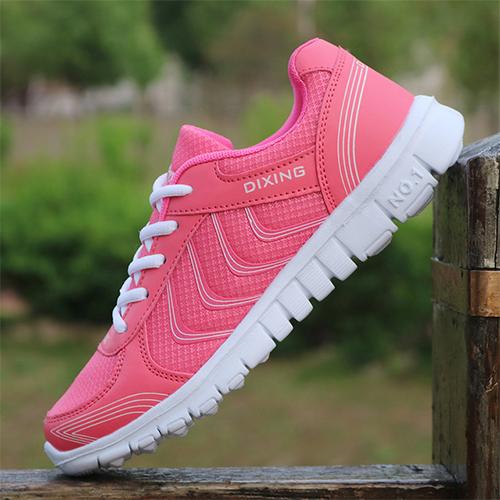 2024 женские кроссовки женские вулканизированные плоские на шнуровке новые модные дышащие сетчатые белые туфли женские повседневные туфли женские большого размера 44