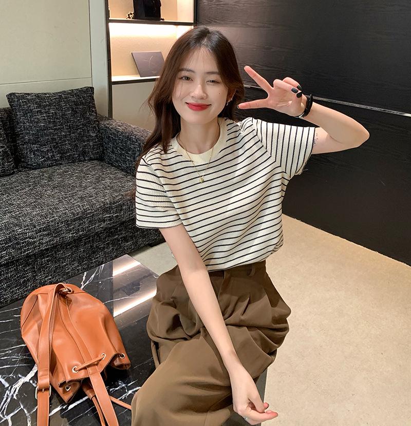 Women's Retro Striped Short-Sleeve T-Shirt, 2024 Summer Casual Loose Fit Trend, Round Neck Top