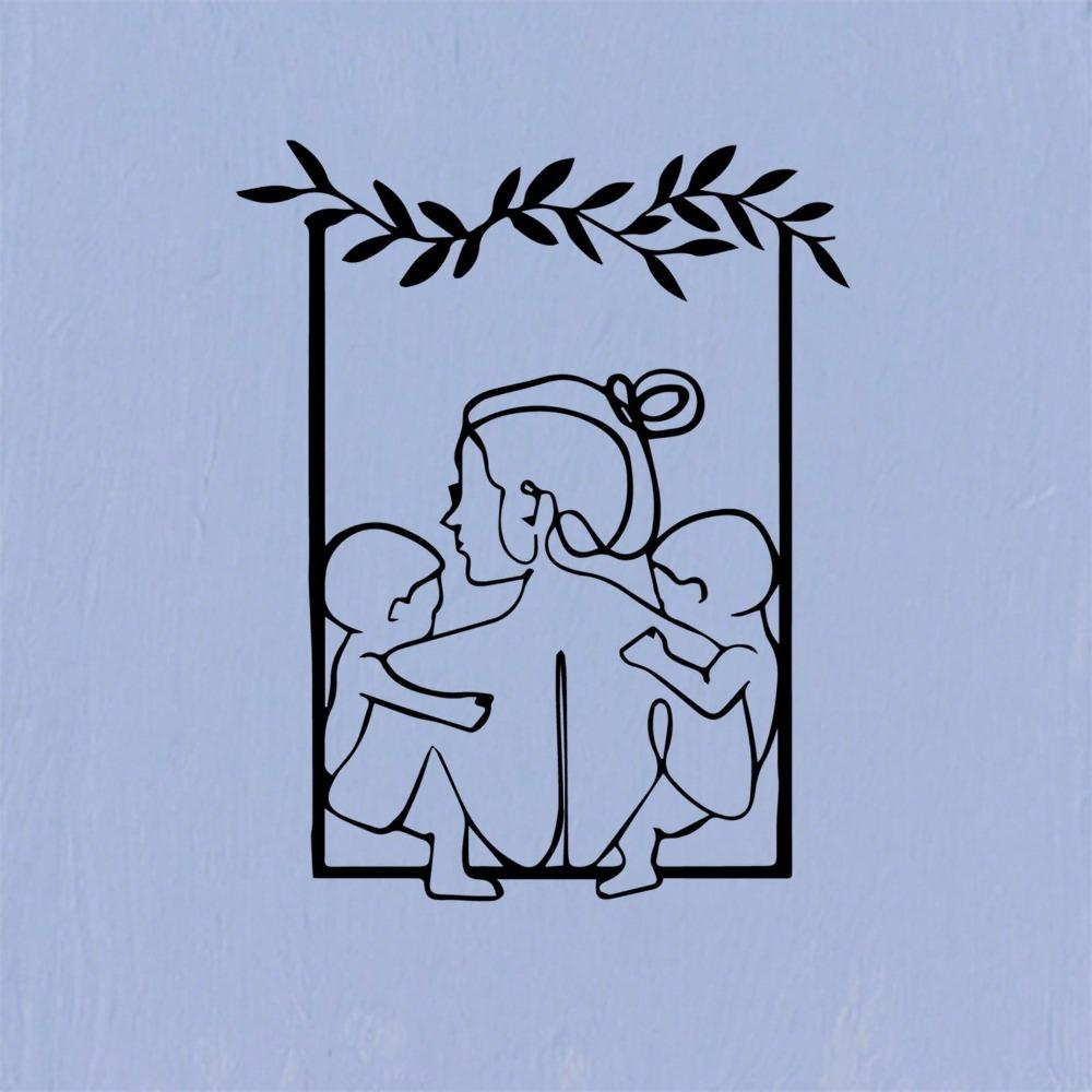 Vintage Metal Wall Art Rust Proof Wrought Iron Family Sculpture with Orange Garland Frame Living Room Decor Gift for Mother