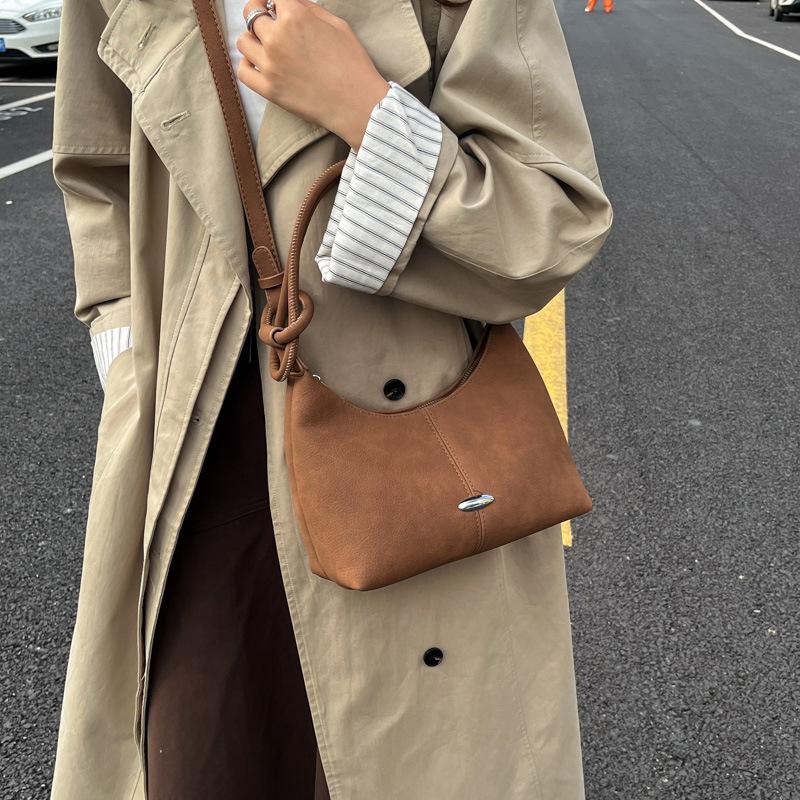 Высококлассная нишевая сумка женская осенне-зимняя ретро 2025 новая модная на плечо сумка-мессенджер популярная портативная сумка-пельмень