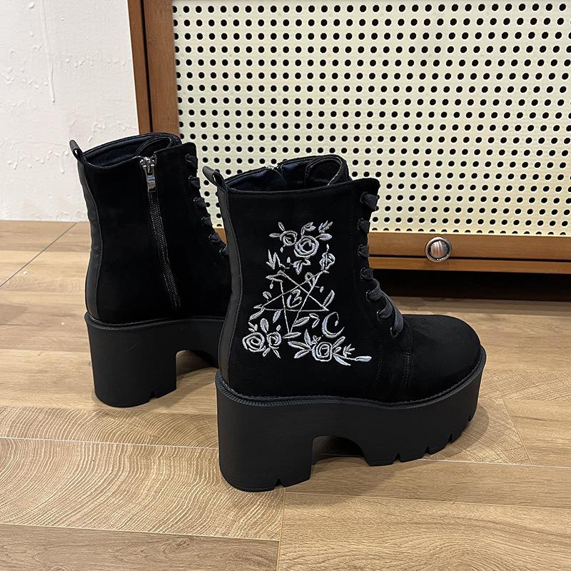 Women's Black Side Zipper Combat Boots Fashionable Lace Up Boots Platform Flower Embroidery Details Goth Shoes