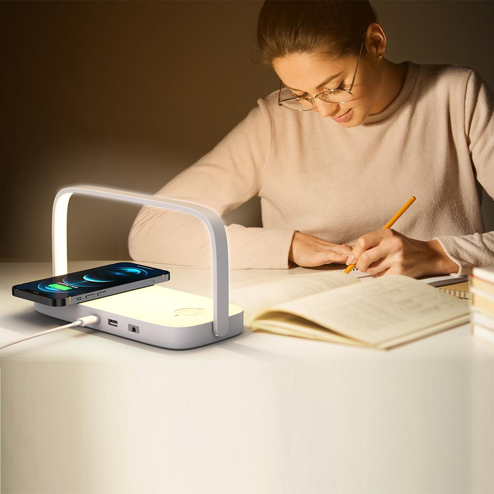 Fast Charger Stand 4 in 1 Multi Function 15W Wireless Charger Portable LED Reading Night Lamp Wireless Charger for iPhone 17 16
