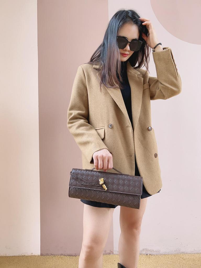 Женская сумка-багет ручной работы в стиле ретро 2024 года