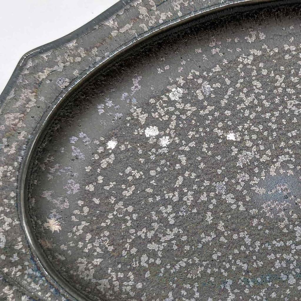 Utsuwa Roan Mino Ware Овальная тарелка с рельефным узором Диаметр приблизительно 25 x 18 см Картон Серебряный Черный Сияющий Ichiyo Toen Подходит для микроволновой печи Сделано в