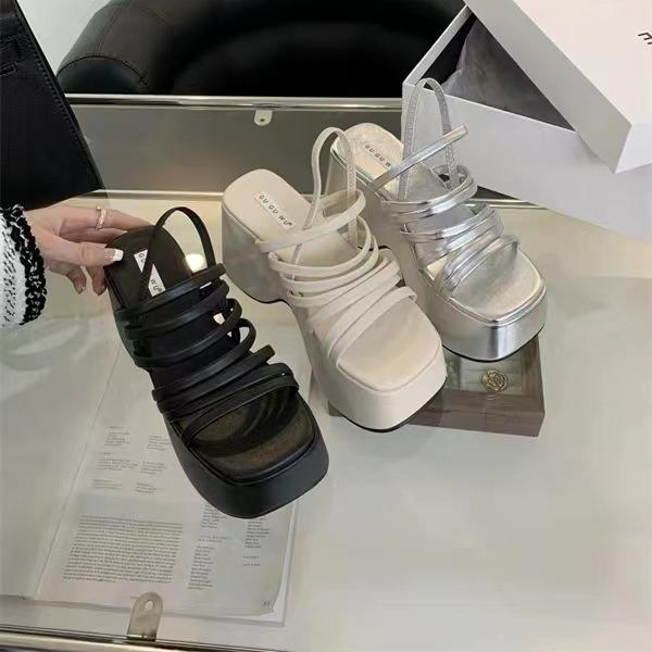 Fashion Thick Sole Sandals Women 2025 New Summer Soft Sole Elevated Casual Roman Sandals Small Womens Shoes Sandalias Mujer Sandal