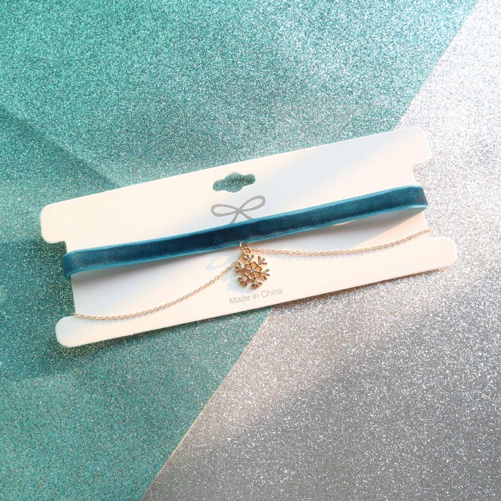 Frozen Style Snowflake Pendant Choker Necklace for Women