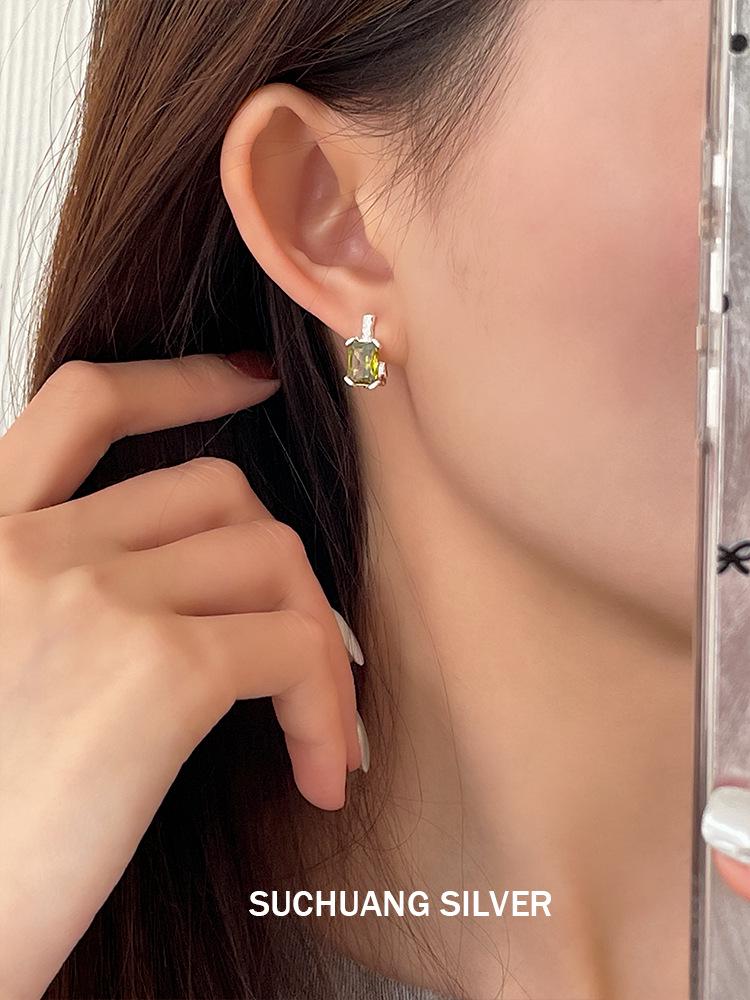 Серьги-гвоздики Su Chuang S925 стерлинговое серебро, квадратные, с молотковой отделкой, изумрудная циркониевая кислота, для женщин - Легкая роскошь, высококачественные