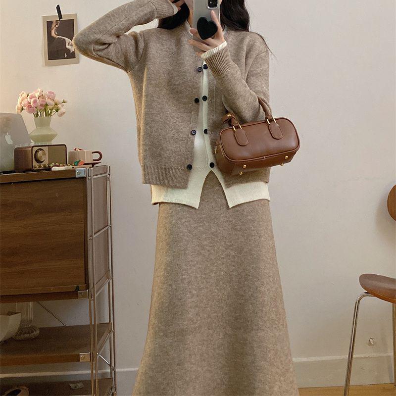 Женский модный вязаный костюм-двойка с юбкой для осени/зимы – стильный и повседневный