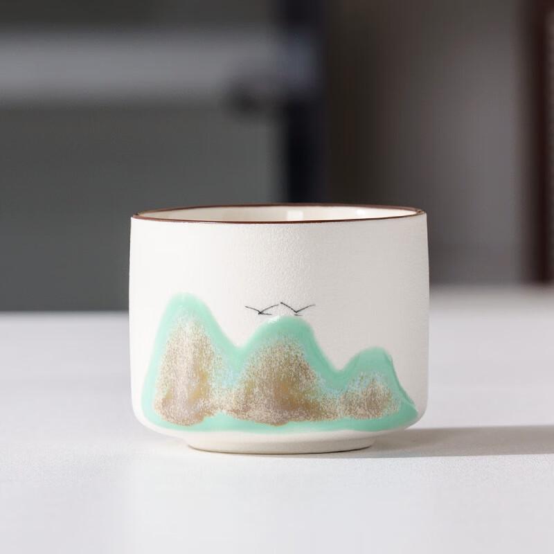 Zhuang Luhuapin Distant Mountain Hand-Painted Teacup