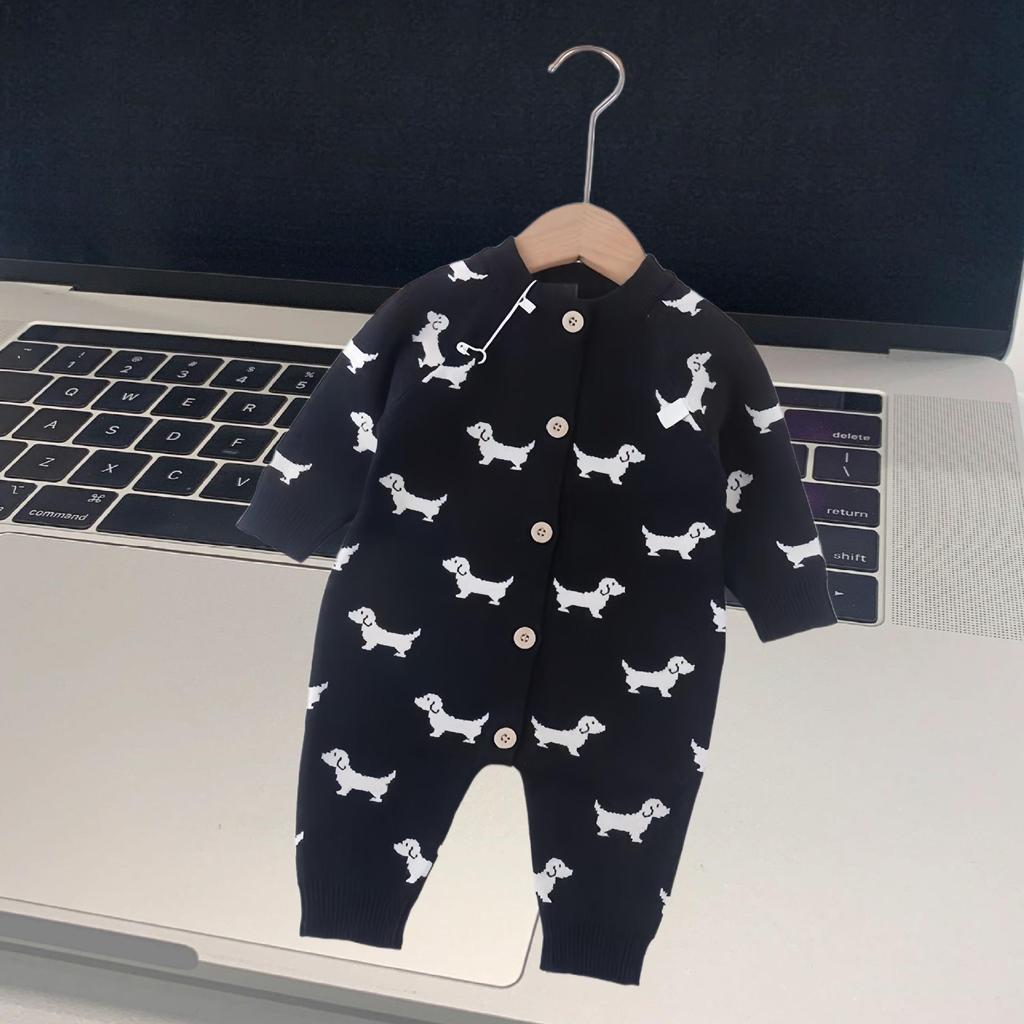 Свитера и комбинезоны для младенцев и малышей осень/зима 2024 года: Комбинезон для новорожденных, одежда для ползания с принтом.
