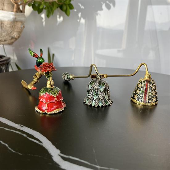 Metal Candle Snuffer Long Handle Candle Wick Flame Extinguisher Putting Out Candle Extinguishing Tool Decorative Candle Accessory