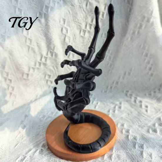 Creative Cell Phone Accessory 3D Printed Sci-Fi Horror Holder, Novelty Stable Smartphone Stand, Movie Themed Mobile Holder Compact Collectible