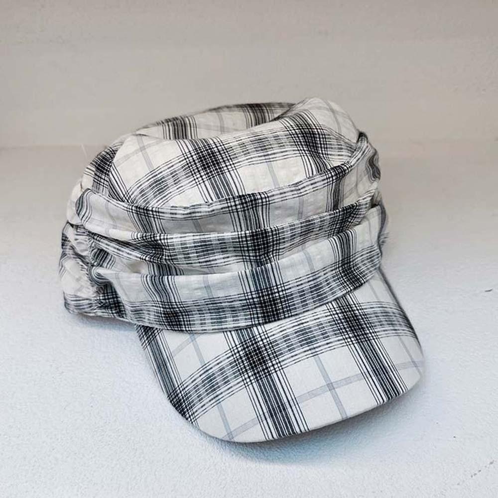 Vintage Looking Peaked Flat Cap British Style Sun Protection Hat Performances
