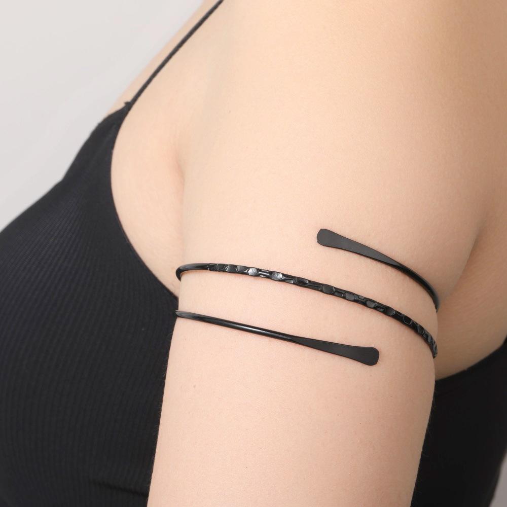 European and American Exaggerated Punk Arm Bracelet, Hollow Multi-layer Glossy Arm Ring, Snake-shaped Metal Bracelet Open Bracelet