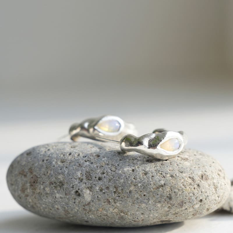 REINDEER GENTLE STONE EARRING 04