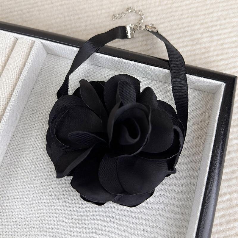 Европейско-американское модное колье с преувеличенным цветком, маленькое женское атласное колье в винтажном стиле с розой