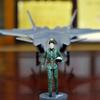 Цзюньши 1:Моделирующая фигурка пилота из смолы, масштаб 1:8